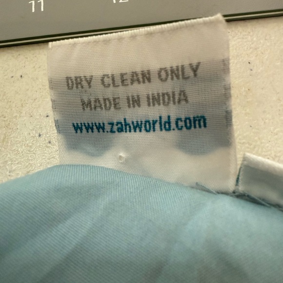 Zah Powder Blue V-Neck Lined Embroidered Kurta Dress with Bishop‎ Sleeves XXL - Picture 5 of 5